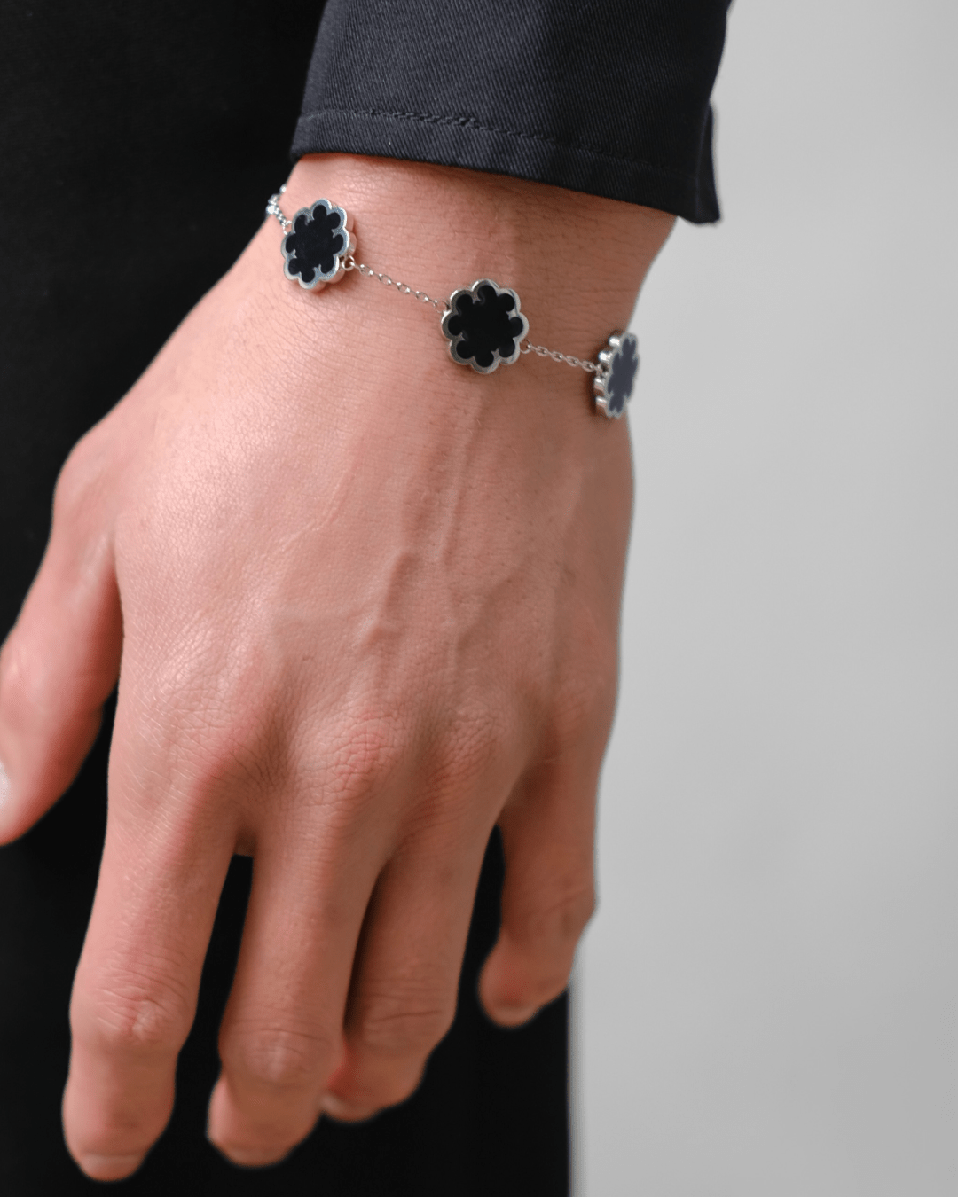 Emblem Bracelet (Noir) - MINAY